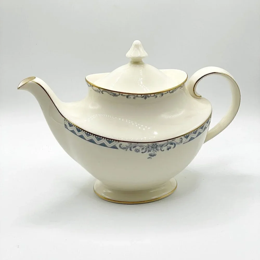 Royal Doulton Josephine H5235 Vintage English Fine Bone China Cream Floral 5 Cup